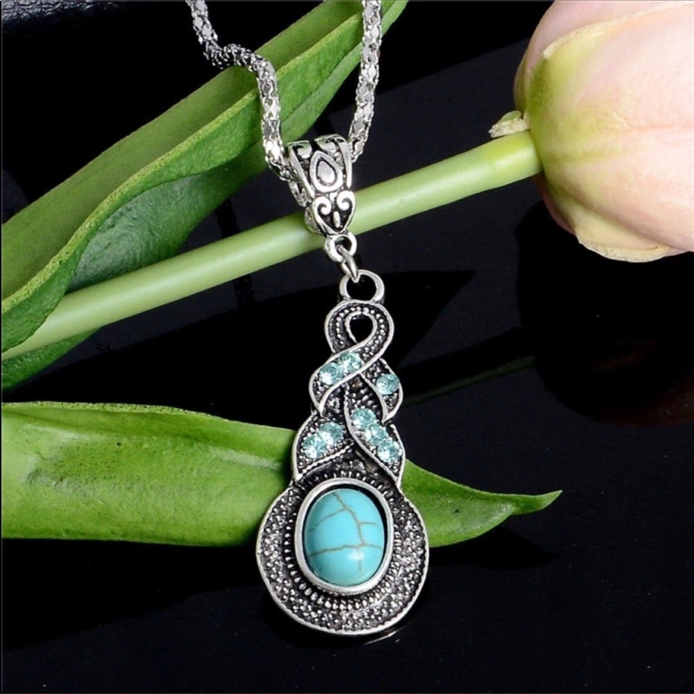 NWT Necklace alloy crystal stone - Picture 2 of 3